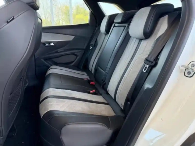 Peugeot 3008 plug-in hybrid 225ch gt e-eat8 — photo 10