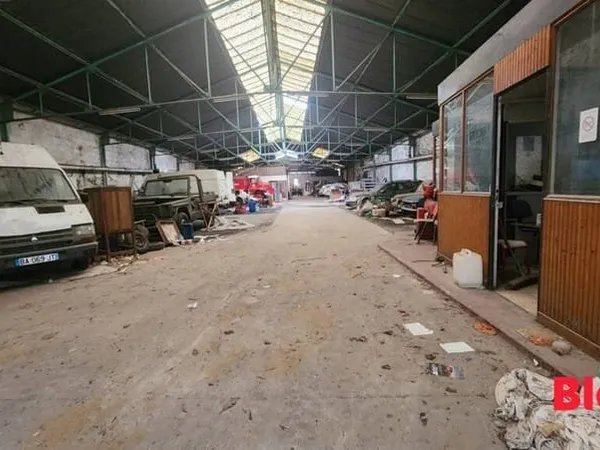 Local 1060 m²