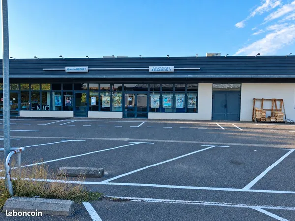 Local commercial, bureau, cabinet medical