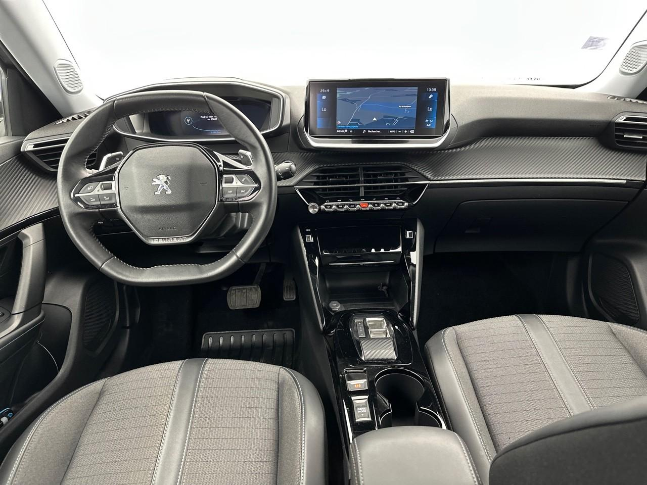 Peugeot 2008 puretech 130 s&s eat8 allure pack — photo 11