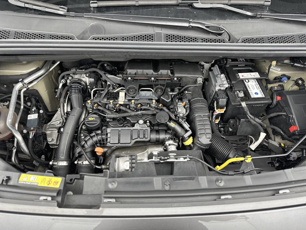 Citroën Berlingo van m 650 bluehdi 130 s&s eat8 driver — photo 13