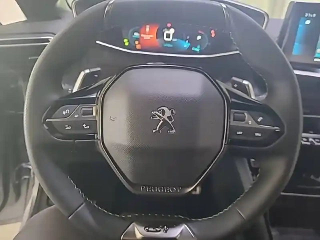 Peugeot 208 puretech 130 s&amp;s eat8 — photo 9