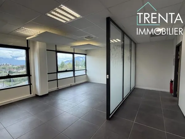 Bureau 195 m²