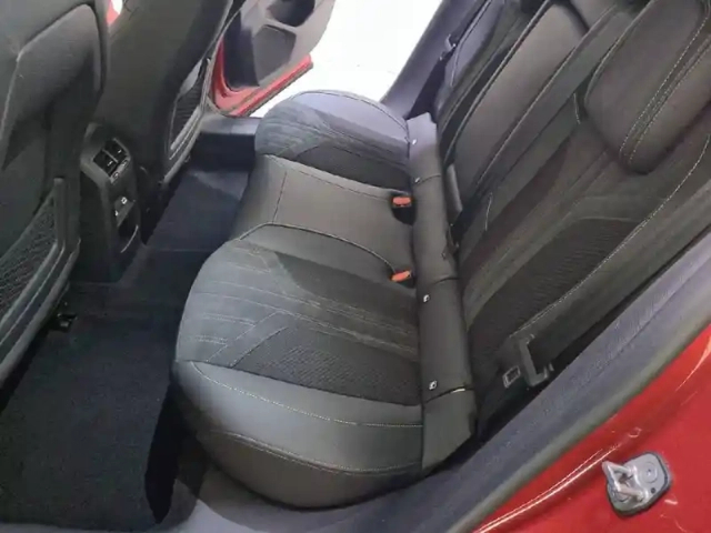 Peugeot 408 puretech 130 ch s&amp;s eat8 — photo 12