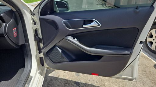 Mercedes Classe A 180 122 - Inspiration – 2015 – 84650 km – Essence – Boîte Manuelle — photo 48