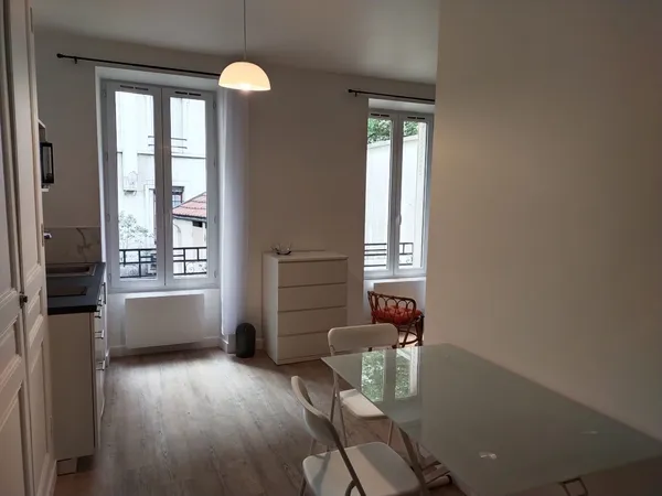 A louer STUDIO MEUBLE 25 m² PARIS 12