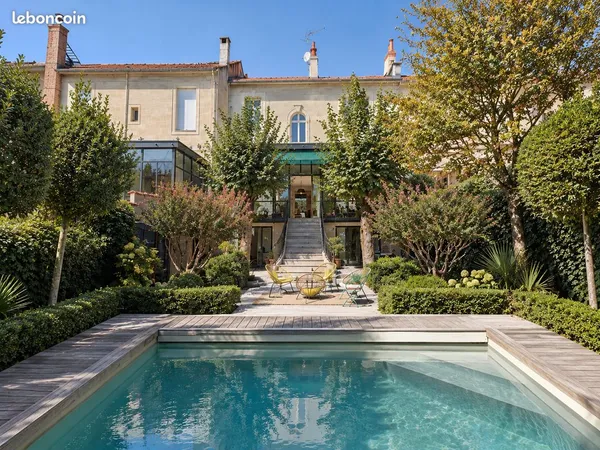 Maison 7 pièces 225 m²