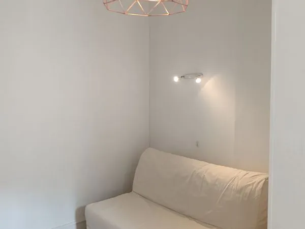 Studio paris 11e metro chronne