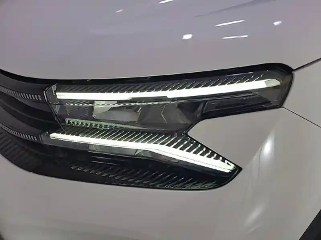 Citroën C5 Aircross hybride 136 e-dcs6 — photo 58