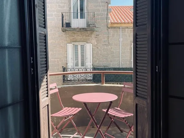 T3 meublé 74 m² centre-ville Porto-Vecchio, location de novembre à mars