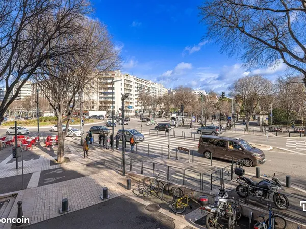 Bureaux, local commercial 74 m² Marseille 8ème