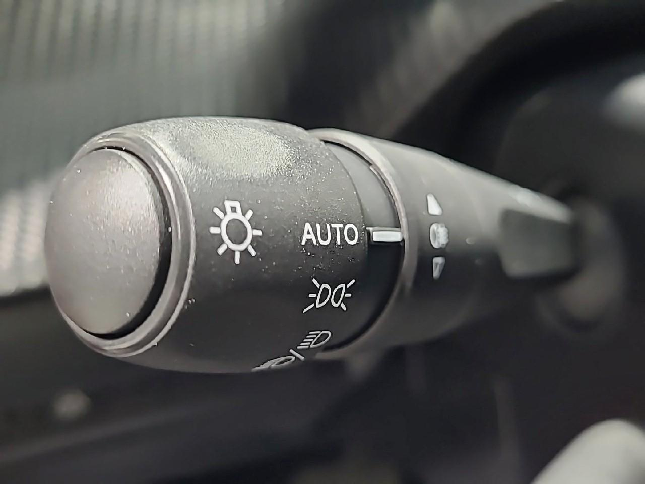Peugeot 2008 electrique 136 ch allure — photo 23