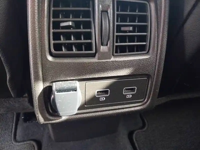 Renault Captur mild hybrid 140 — photo 111
