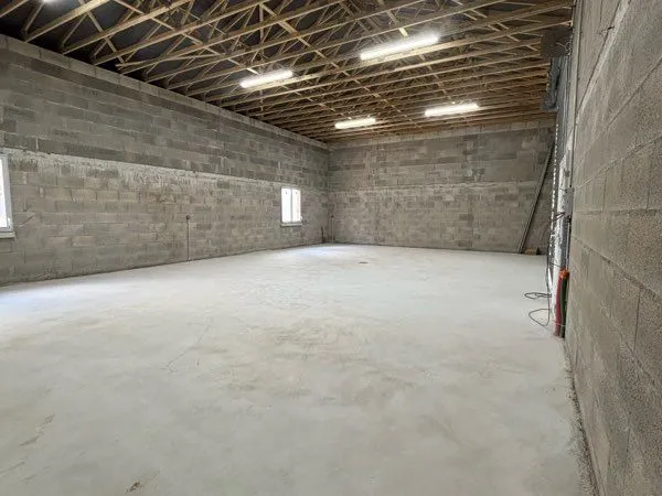 À louer entrepôt/atelier
