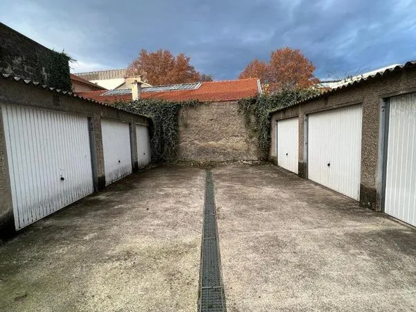 Garage / box LYON