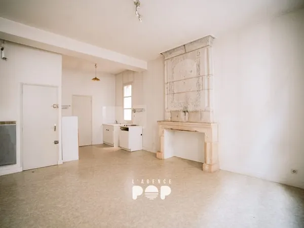 Immeuble avec local commercial à Perigueux