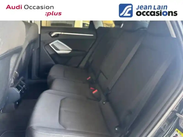 Audi Q3 35 tfsi 150 ch s tronic 7 — photo 17