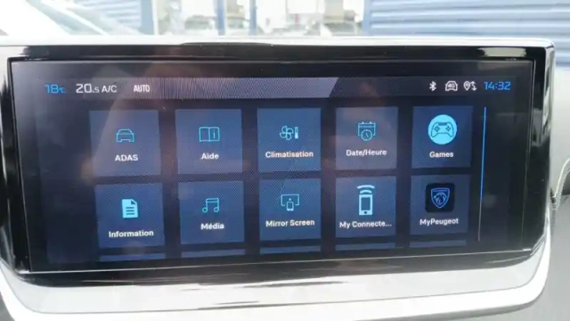 Peugeot 208 hybrid 110 e-dcs6 — photo 30