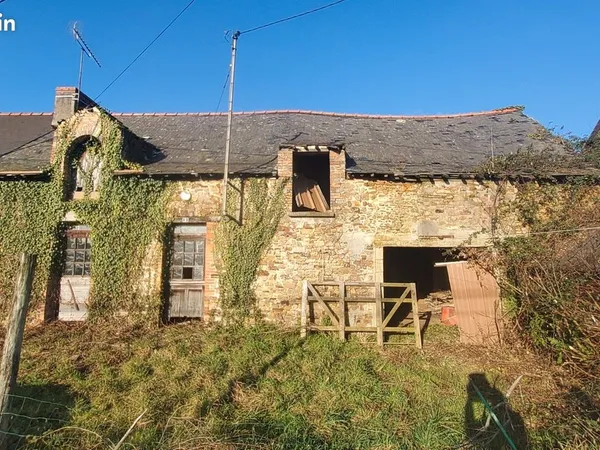 Maison en pierres mitoyenne à rénover 100m2 - 4 pièces - 2 chambres - TEILLAY 4 pièce(s) 2 chambre(s