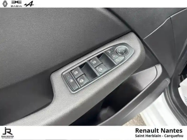 Renault Clio 1.0 tce 90ch evolution — photo 10