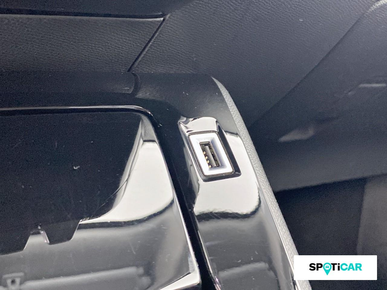 Peugeot 2008 1.5 bluehdi 110ch s&s allure pack — photo 17