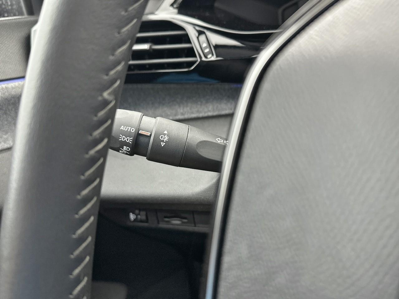 Peugeot 308 puretech 130ch s&s eat8 allure — photo 21