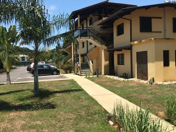 Location F2 dans résidence avec parc, piscine et accès plage