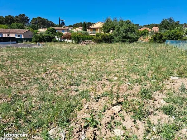 Terrain 500 m² Greasque
