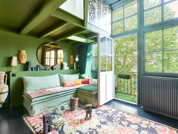 Atelier rénové en dernier étage avec balcon - Avenue Junot