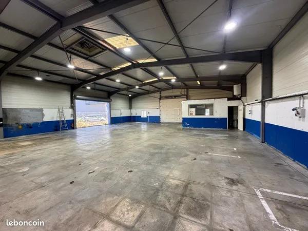 Hangar 280m2