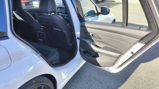 BMW Serie 3 Touring xDrive 30d 286 Mild Hybrid Steptronic8 - M Sport – 2023 – 27498 km – Hybride diesel – Boîte Automatique — photo 9