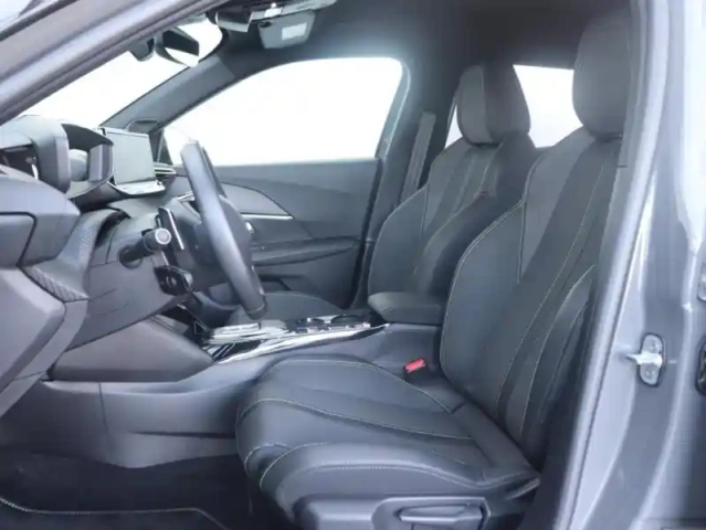 Peugeot 2008 1.2 puretech 130ch s&amp;s gt eat8 — photo 9