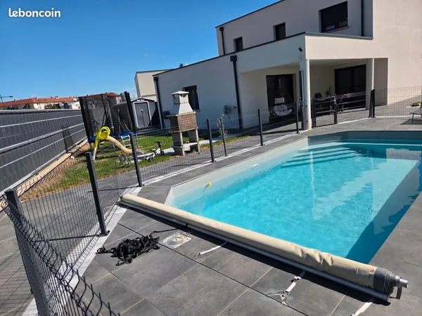 MAGNIFIQUE MAISON CONTEMPORAINE RÉCENTE (2024) - 145 m² - PISCINE CHAUFFÉE & PRESTATIONS HAUT DE GAM