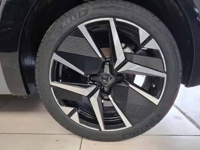 Peugeot 208 hybrid 110 e-dcs6 — photo 4