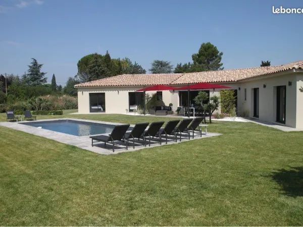 Chambre avec salle de bain Villa coliving , jardin, piscine
