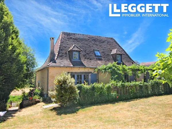 Magnifique maison à colombages du 19e siècle, restaurée en 2005 et située au calme