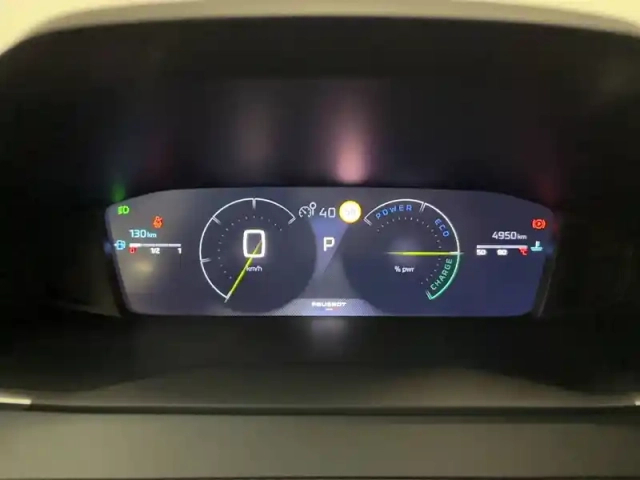 Peugeot 208 hybrid 110 e-dcs6 — photo 12