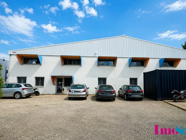 Entrepôt à VENDRE