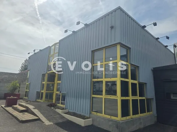 Locaux commerciaux - A LOUER - 209 m² non divisibles