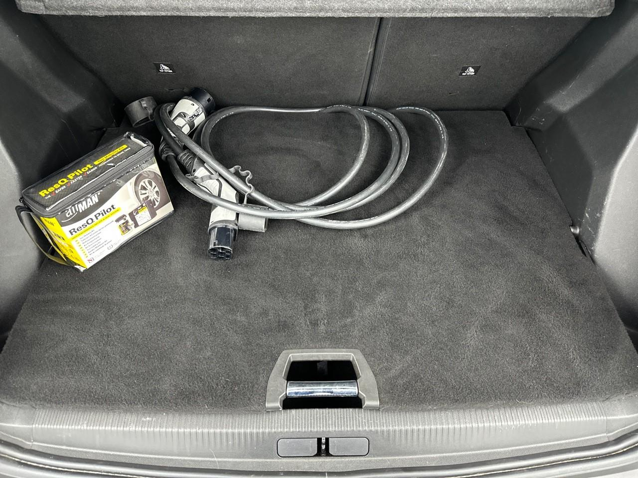 Peugeot 2008 electrique 136 ch gt pack — photo 6