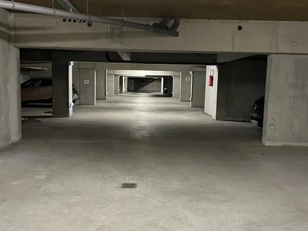 Loue place parking couvert Rennes centre