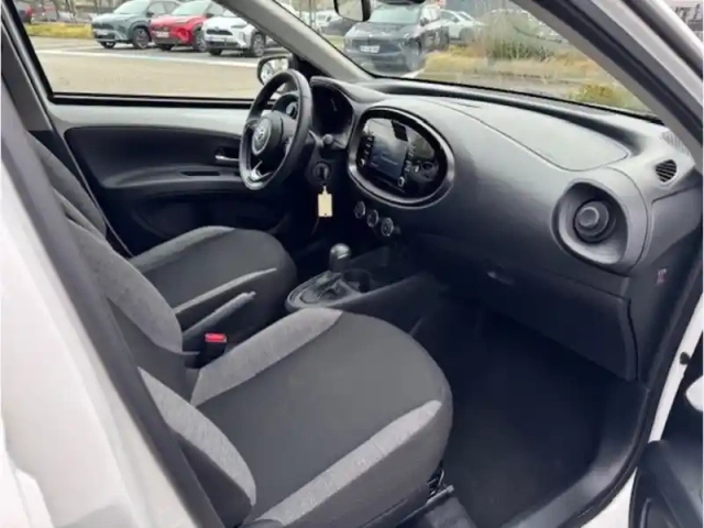 Toyota Aygo 1.0 vvt-i 72 dynamic — photo 19