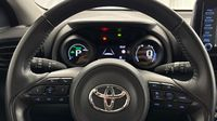 Toyota Yaris 116h Design 5p — photo 25