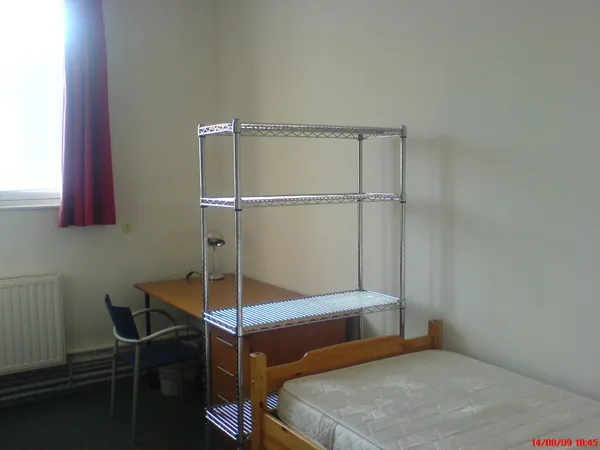 Loue chambres meublées 11m² Vieux Lille avec SDB et cuisine indépendantes pour les étudiants