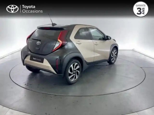 Toyota Aygo x 1.0 vvt-i 72ch design s-cvt my23 — photo 7