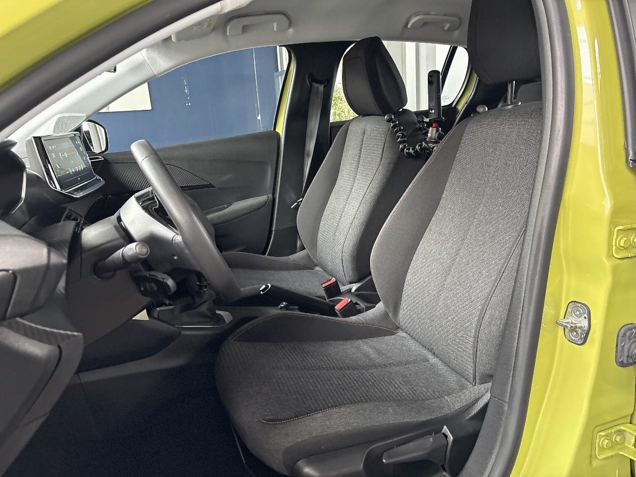 Peugeot 208 100 s&s bvm6 style — photo 11