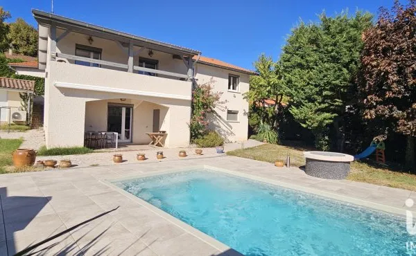 Maison 7 pièces 194 m²