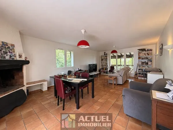 Maison à vendre avec piscine et terrain arboré Saint-Cléme