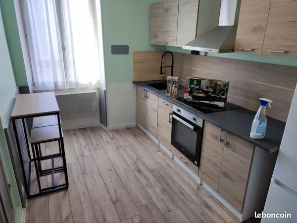 , petite maison en duplex à Méréville