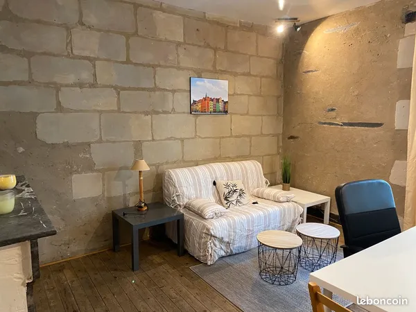 Appartement type 2 meublé hyper centre Molière